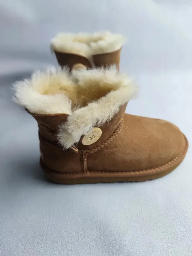 UGG Classic Mini Button Tan बर्फ जूते 11