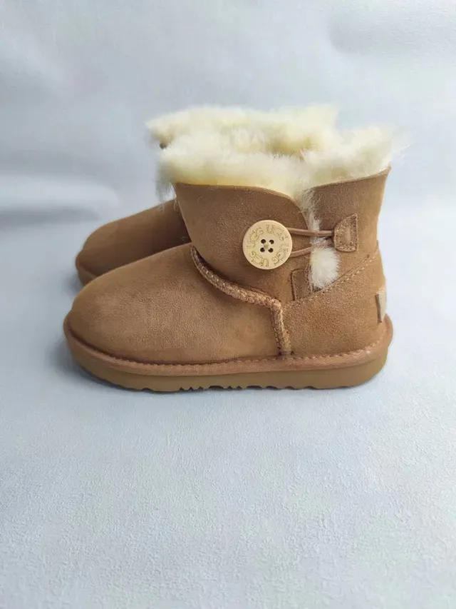 UGG Classic Mini Button Tan बर्फ जूते 13