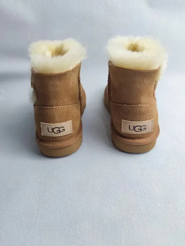 UGG Classic Mini Button Tan बर्फ जूते 14