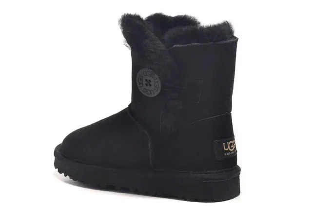 UGG Classic Short काली Shearling-Lined स्नो बूट 4