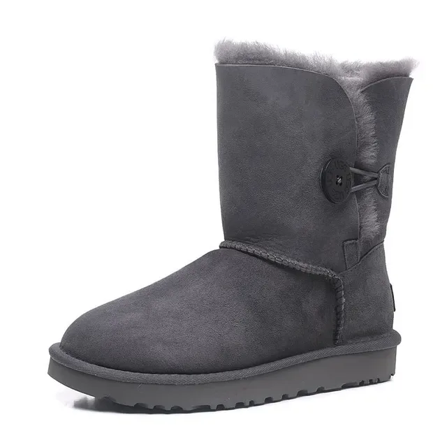 UGG Classic Short चारकोल ग्रे शियरलिंग लाइन्ड स्नो बूट 13
