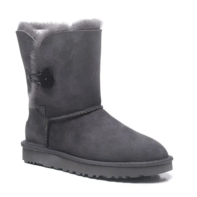 UGG Classic Short चारकोल ग्रे शियरलिंग लाइन्ड स्नो बूट 15
