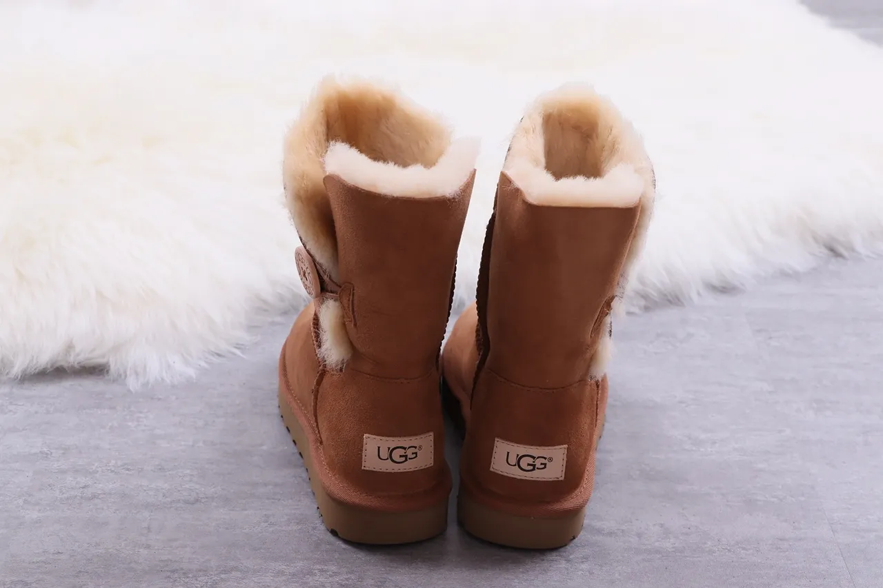 UGG Classic Short Chestnut Brown Shearling-Lined Snow Boots 8