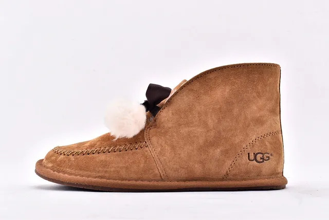 UGG Dakota بني أبيض سويد علوي مبطن بشيرلينج أحذية كاجوال 8