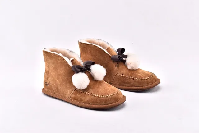 UGG Dakota بني أبيض سويد علوي مبطن بشيرلينج أحذية كاجوال 9