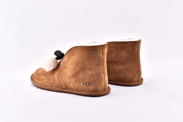UGG Dakota بني أبيض سويد علوي مبطن بشيرلينج أحذية كاجوال 14
