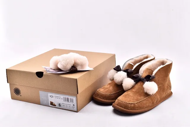 UGG Dakota بني أبيض سويد علوي مبطن بشيرلينج أحذية كاجوال 15