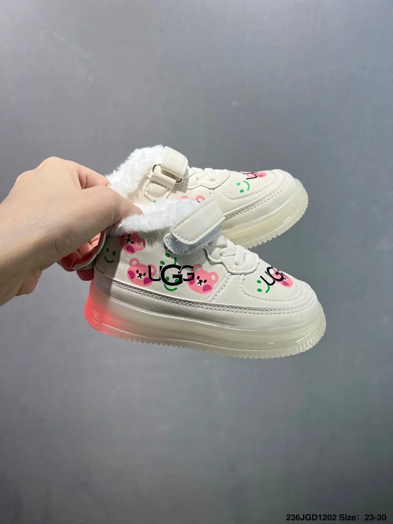 UGG Kids Tênis Lifestyle com Motivo de Urso Iluminável de Cano Alto 11