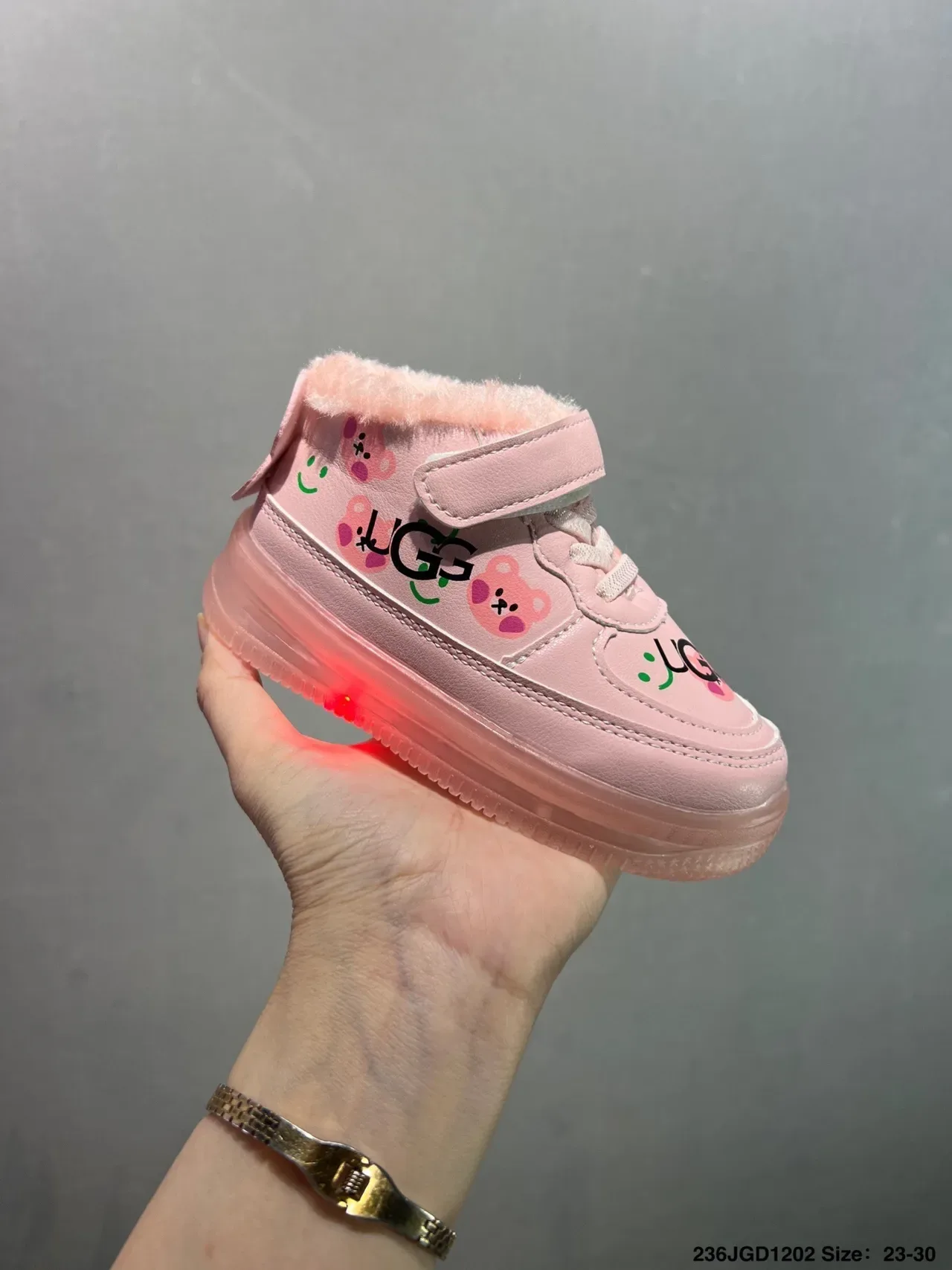 UGG Kids Tênis Lifestyle com Motivo de Urso Iluminável de Cano Alto 13