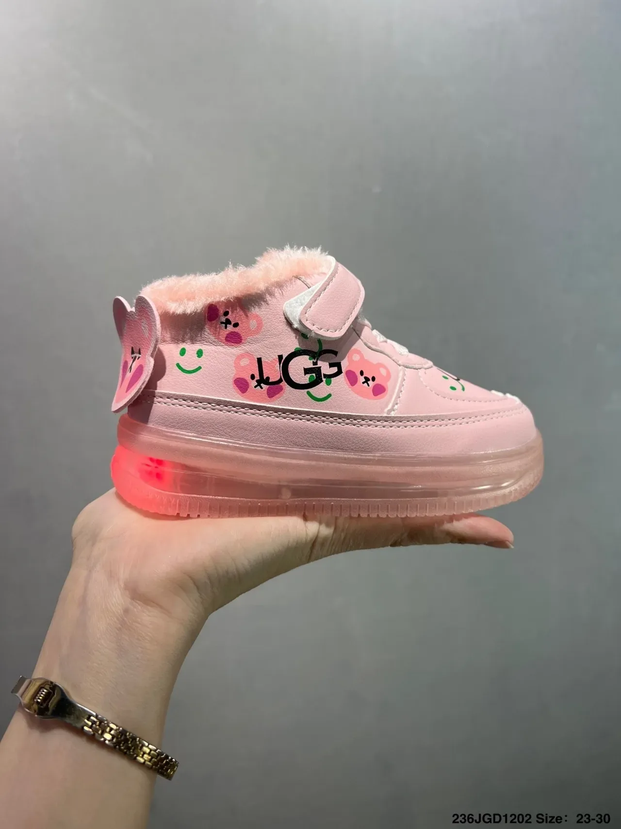 UGG Kids Tênis Lifestyle com Motivo de Urso Iluminável de Cano Alto 14