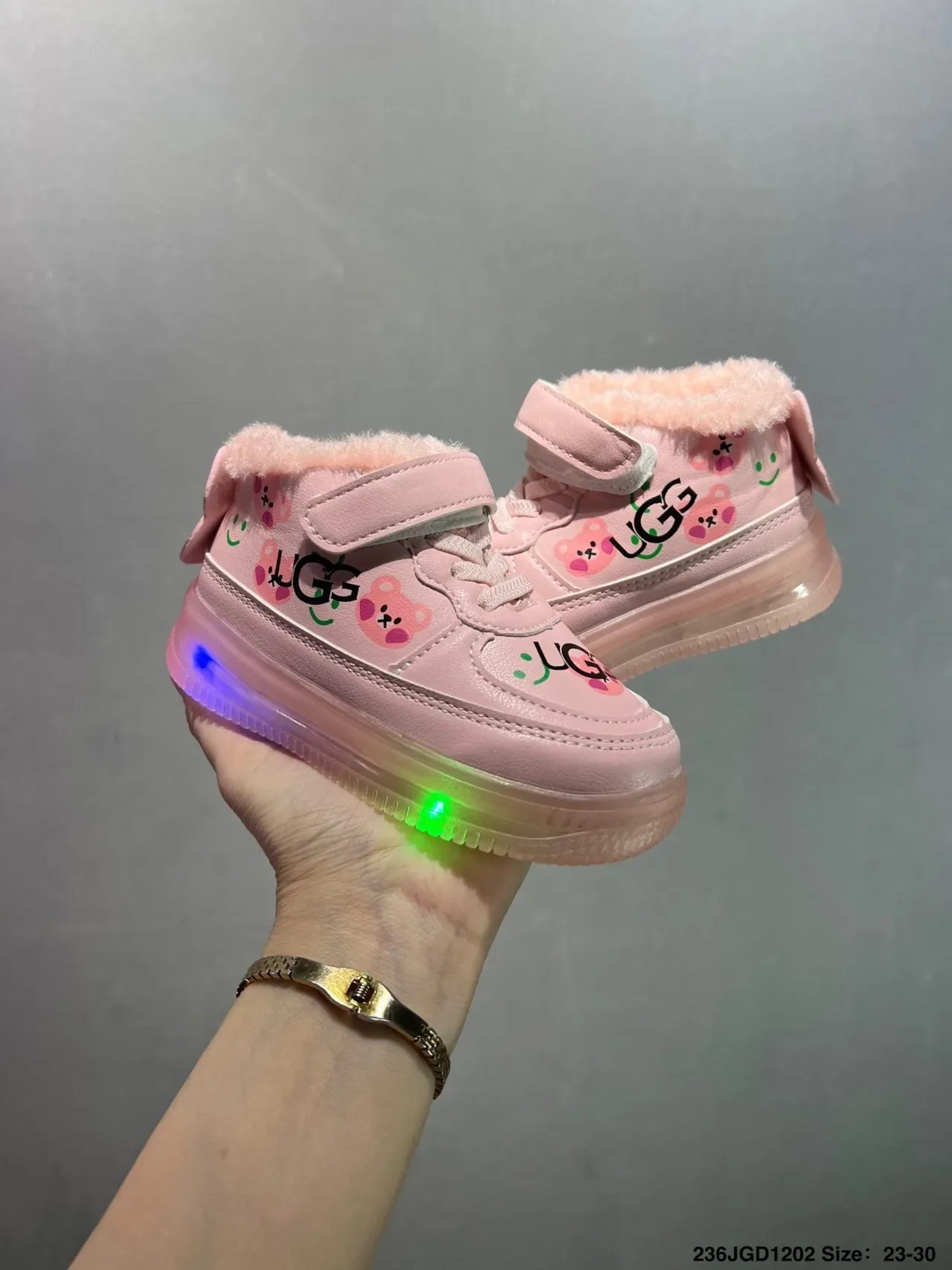 UGG Kids Tênis Lifestyle com Motivo de Urso Iluminável de Cano Alto 19