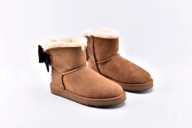 UGG Mini Bailey Bow 栗色雪靴 9