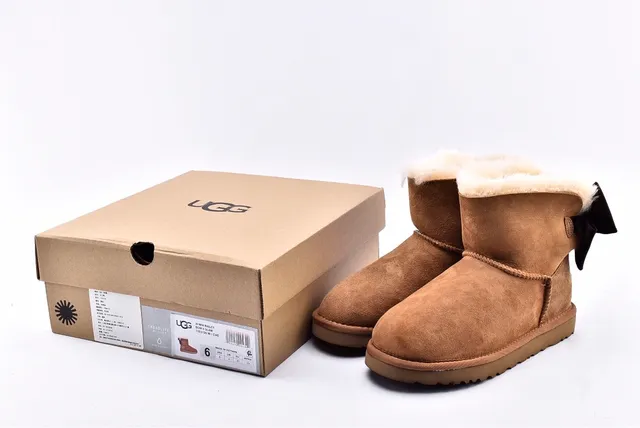 UGG Mini Bailey Bow 栗色雪靴 15