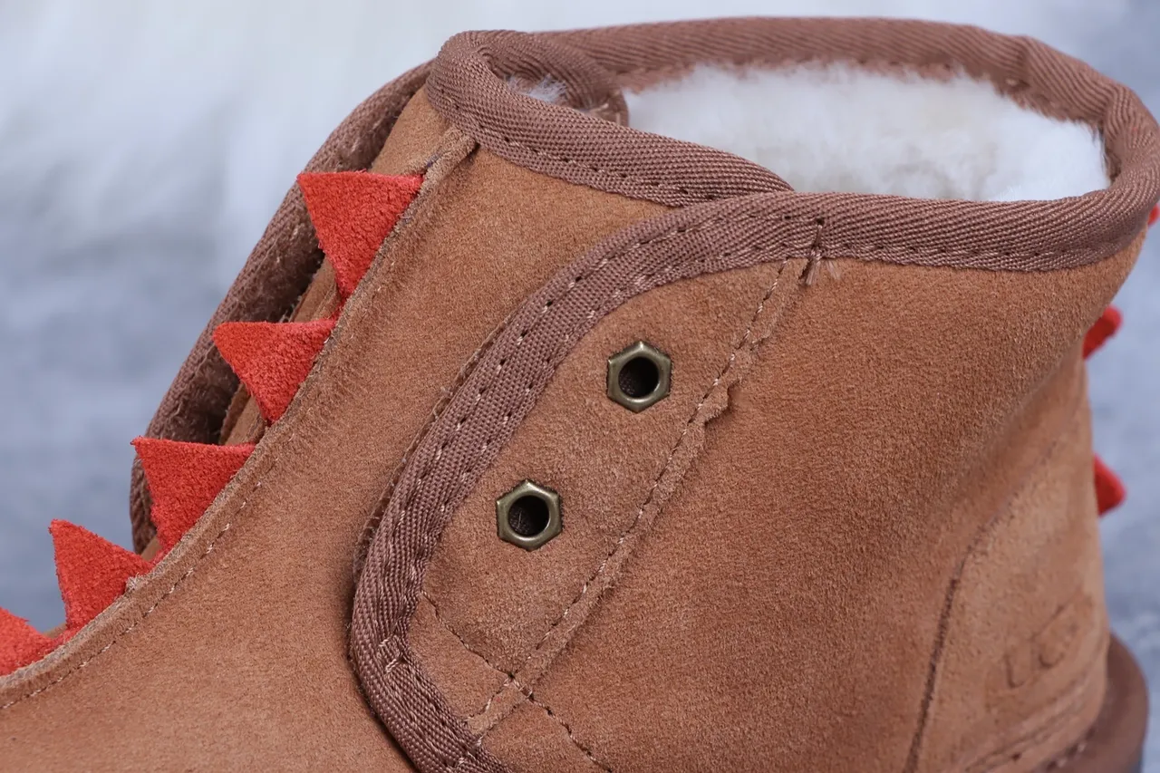 UGG 镶钉麂皮羊毛衬里雪靴 3