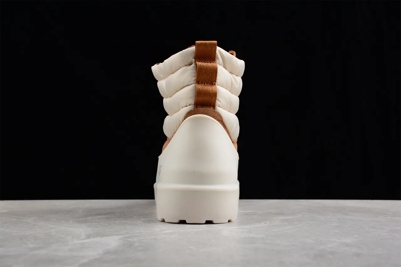 UGG Tasman 米棕 绗缝保暖领 麂皮雪地靴 9