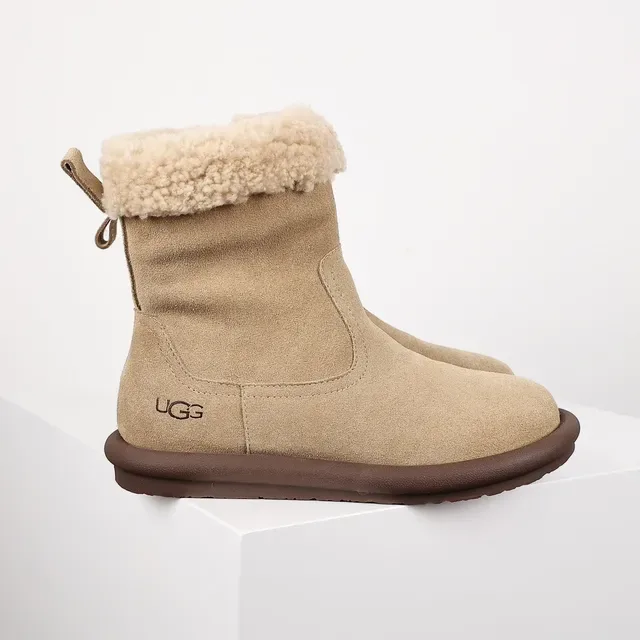 UGG Tasman Bottines de cheville daim beige avec revers en agneau 3