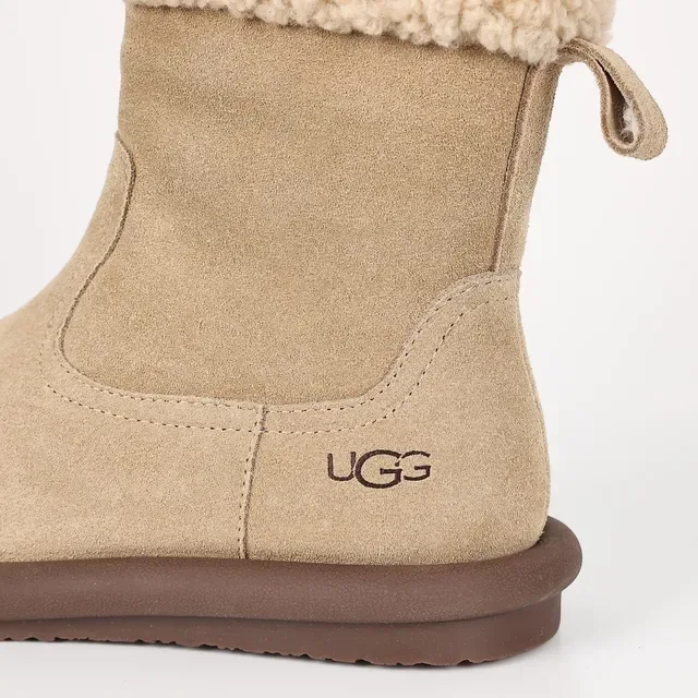 UGG Tasman Bottines de cheville daim beige avec revers en agneau 4