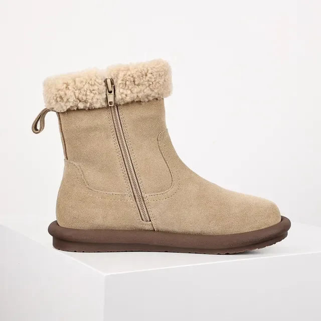 UGG Tasman Bottines de cheville daim beige avec revers en agneau 7
