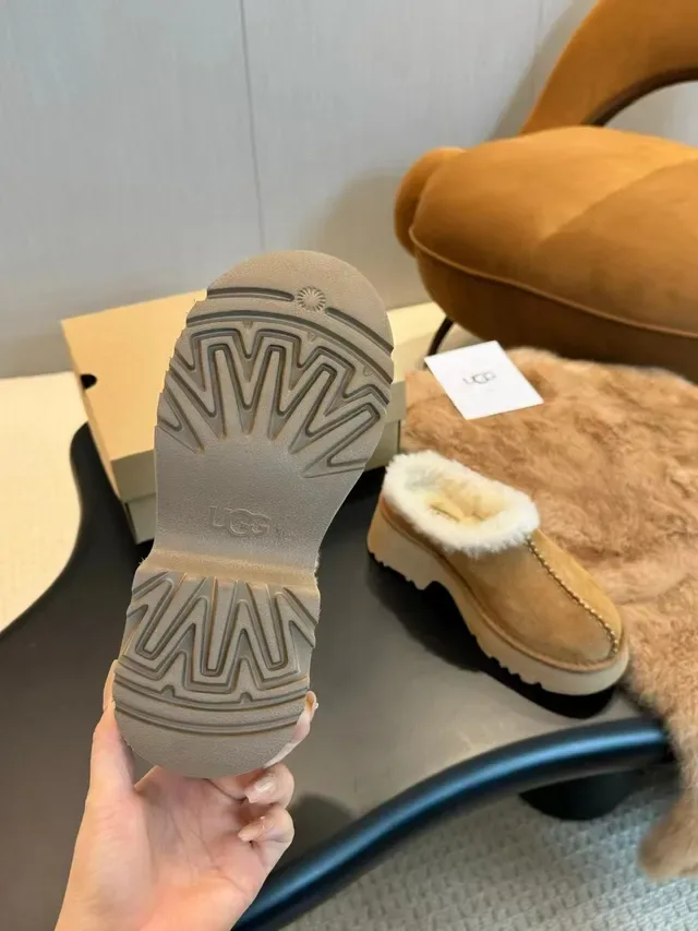 UGG Tasman Zapatos Casuales Beige Suela Plataforma Forro de Lana 7