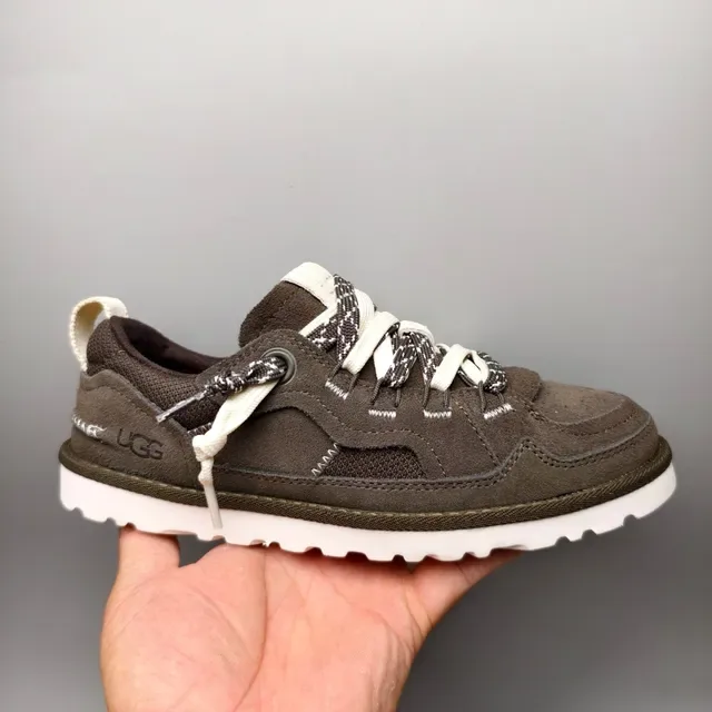 UGG Tasman 棕色麂皮生活方式运动鞋 2