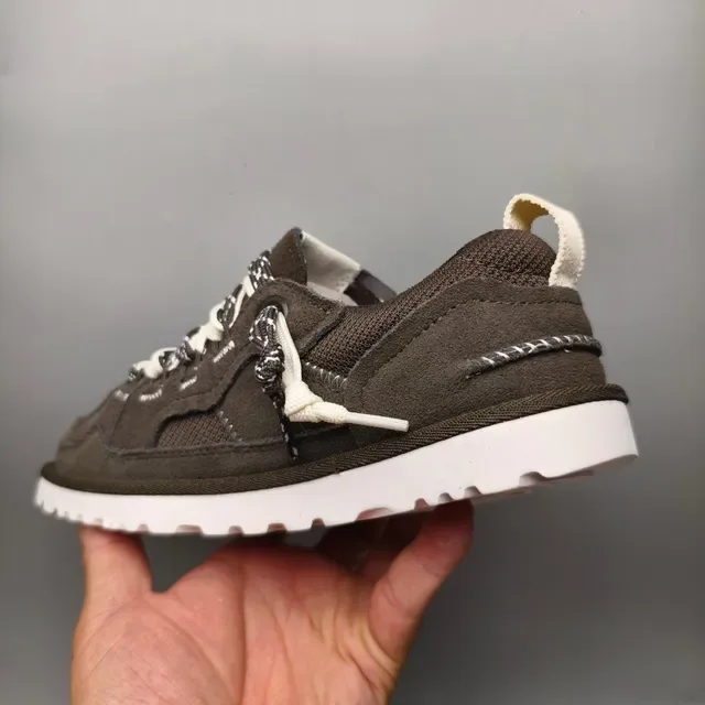 UGG Tasman 棕色麂皮生活方式运动鞋 4