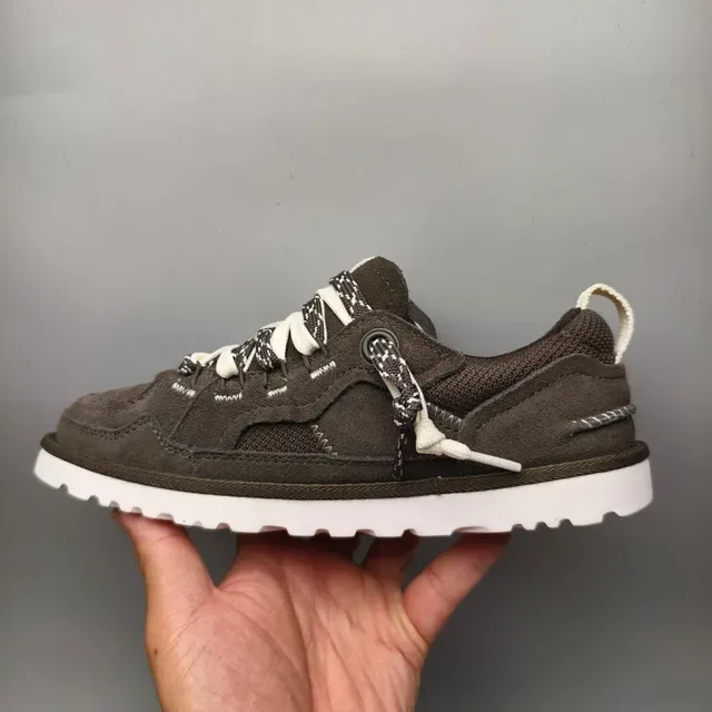UGG Tasman 棕色麂皮生活方式运动鞋 7