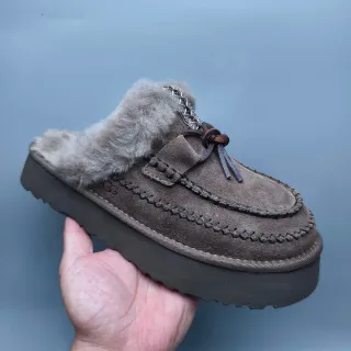 UGG Tasman Marrón Ante con Forro de Shearling Mocasines de Plataforma