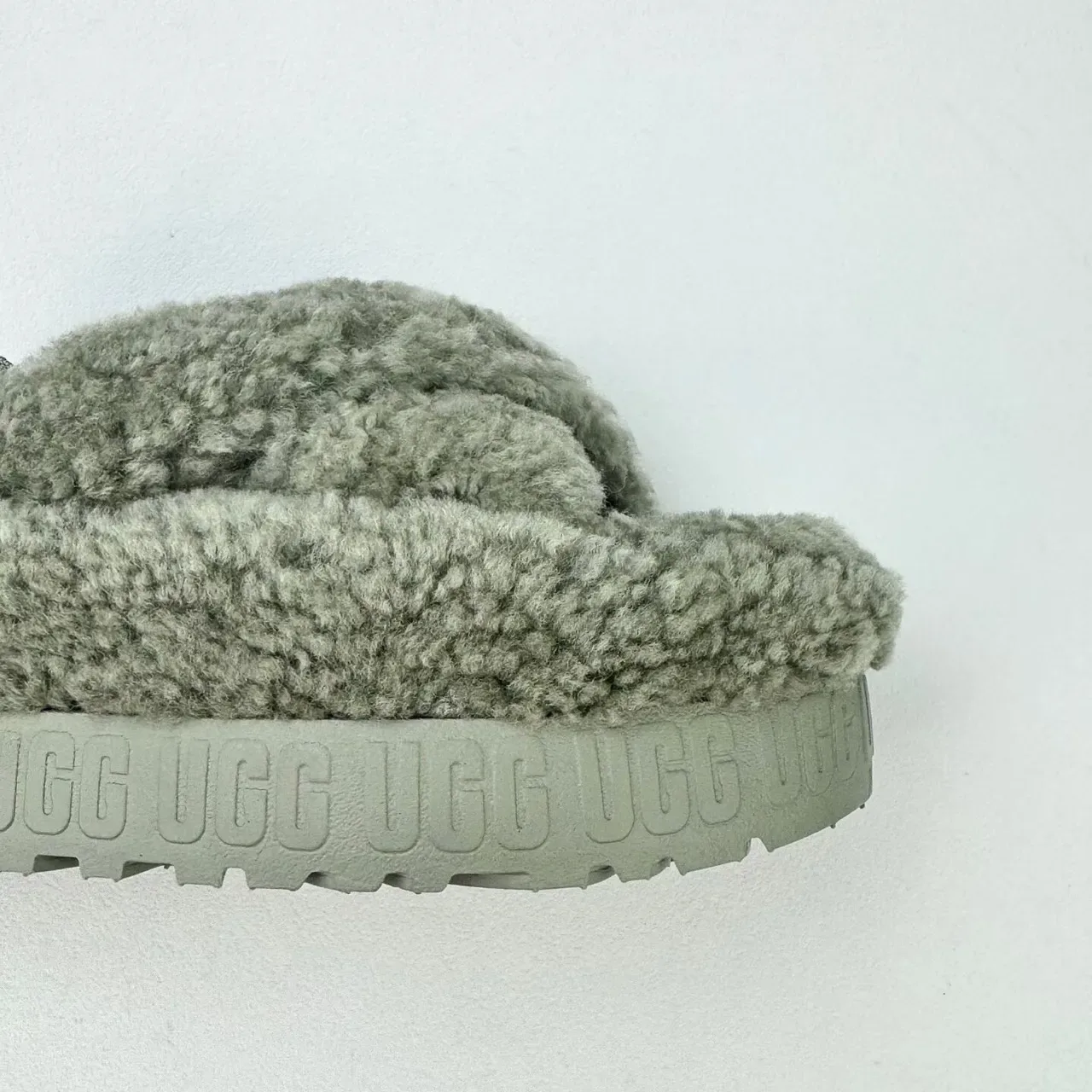 Chaussons UGG Tasman gris en shearling à plateforme 6