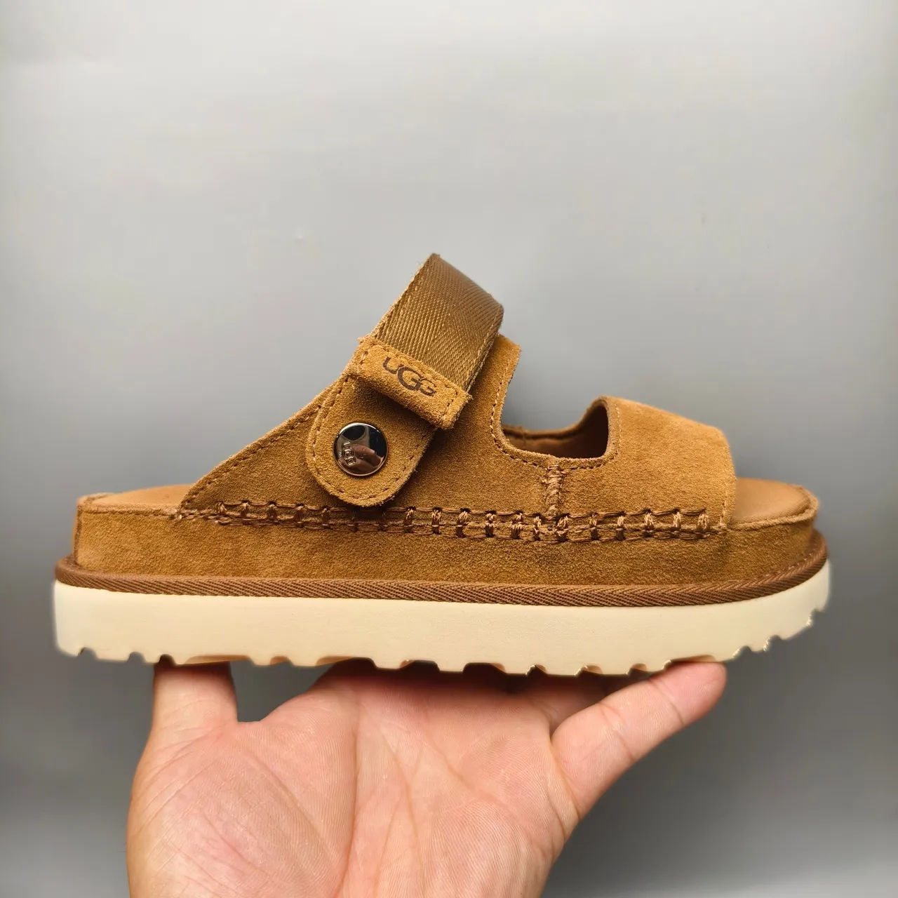 UGG Tasman تان جلد الغزال منصة كاجوال صندل 2