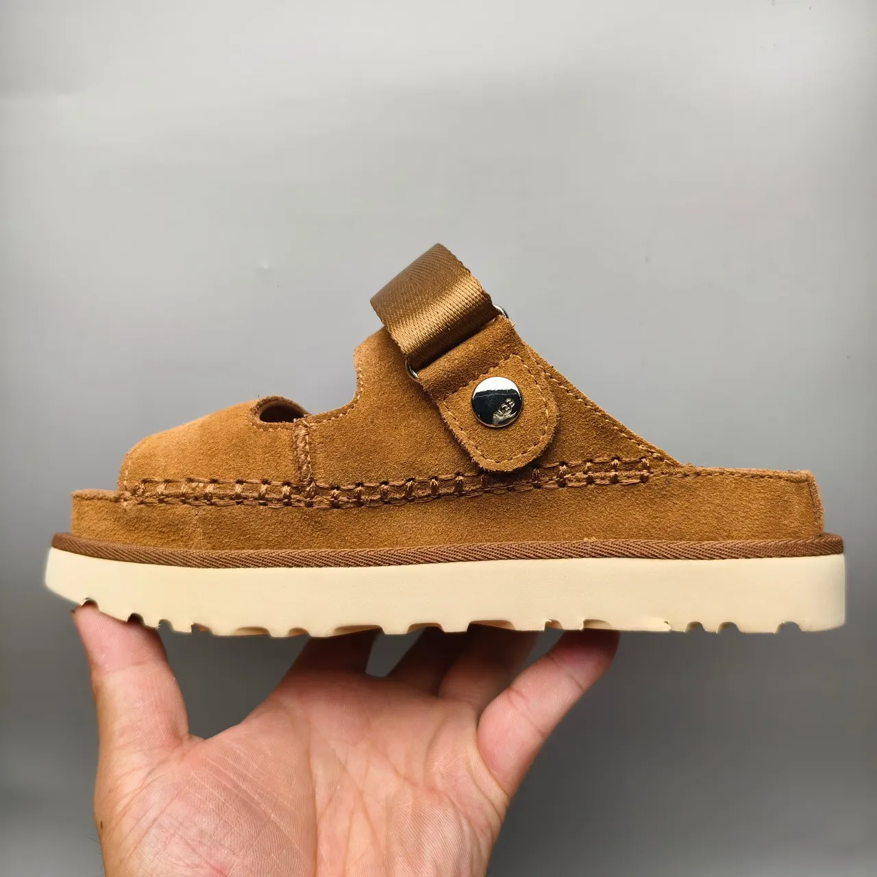 UGG Tasman تان جلد الغزال منصة كاجوال صندل 7