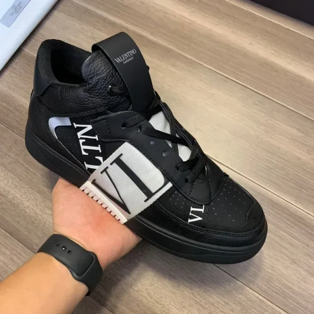 瓦伦蒂诺黑白高帮VLTN品牌鞋带生活运动鞋 4