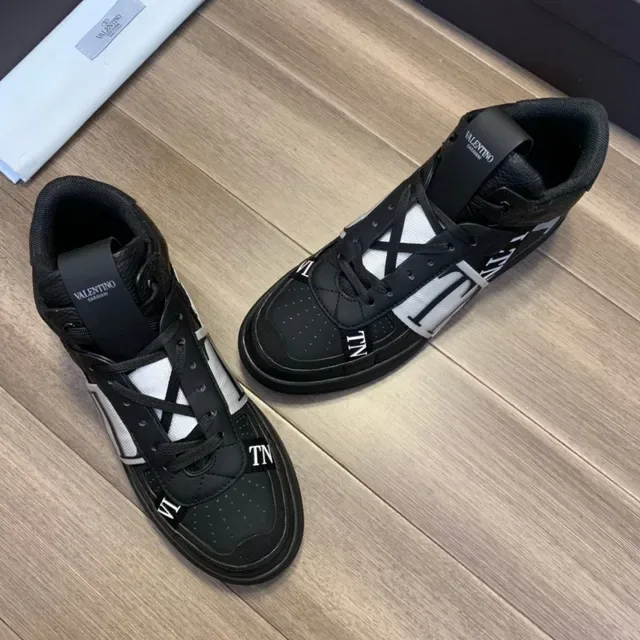 瓦伦蒂诺黑白高帮VLTN品牌鞋带生活运动鞋 9