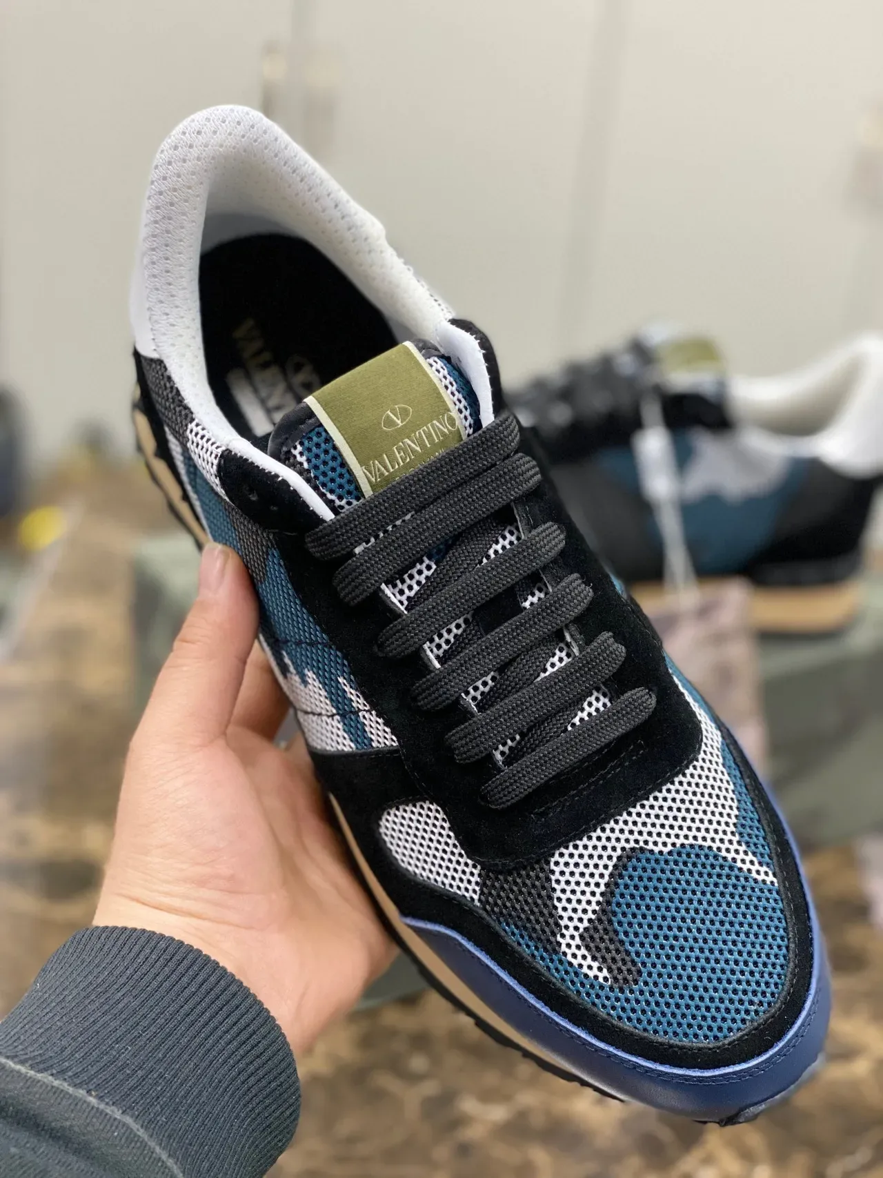 Valentino Garavani Sneakers Lifestyle Maille Camo et Daim 2
