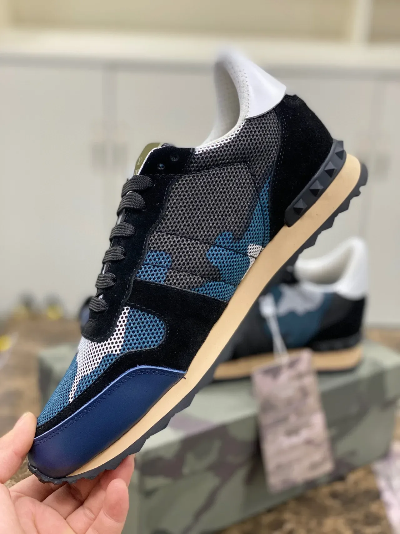 Valentino Garavani Sneakers Lifestyle Maille Camo et Daim 3