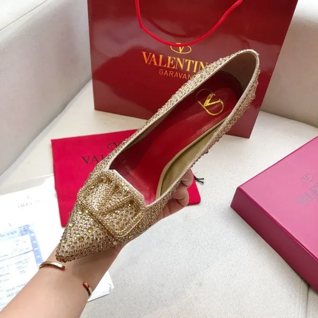Valentino Rockstud stiletto com cristais dourados 8