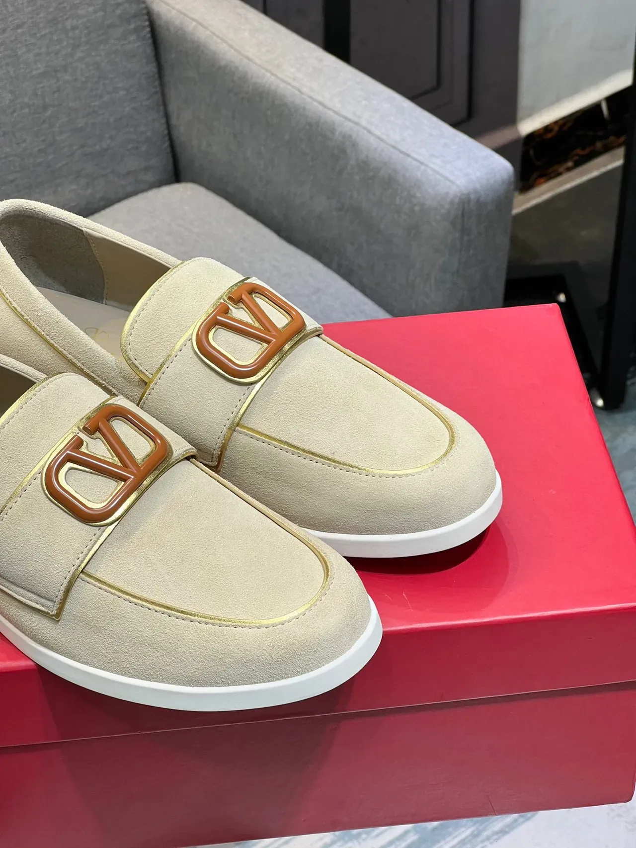 Valentino Rockstud Loafer Beige White Suede Upper VLogo Buckle Loafer 9