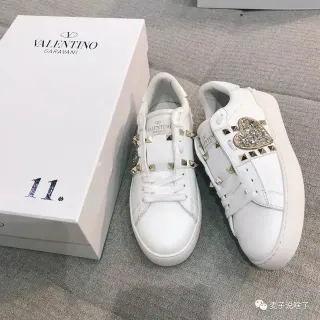 Valentino Rockstud Tachas Coração de Cristal Branco Tênis Lifestyle