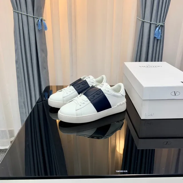 Valentino Rockstud Blanc et Navy Cuir Sneakers Lifestyle 2