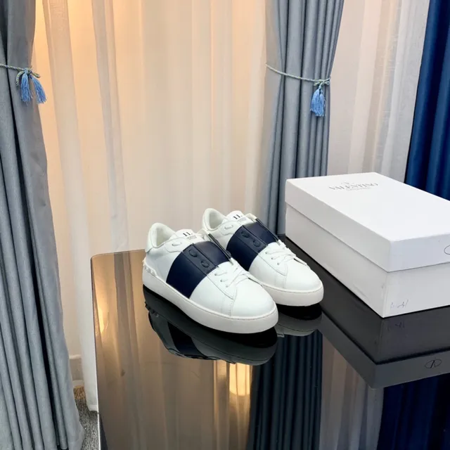 Valentino Rockstud Blanc et Navy Cuir Sneakers Lifestyle 3