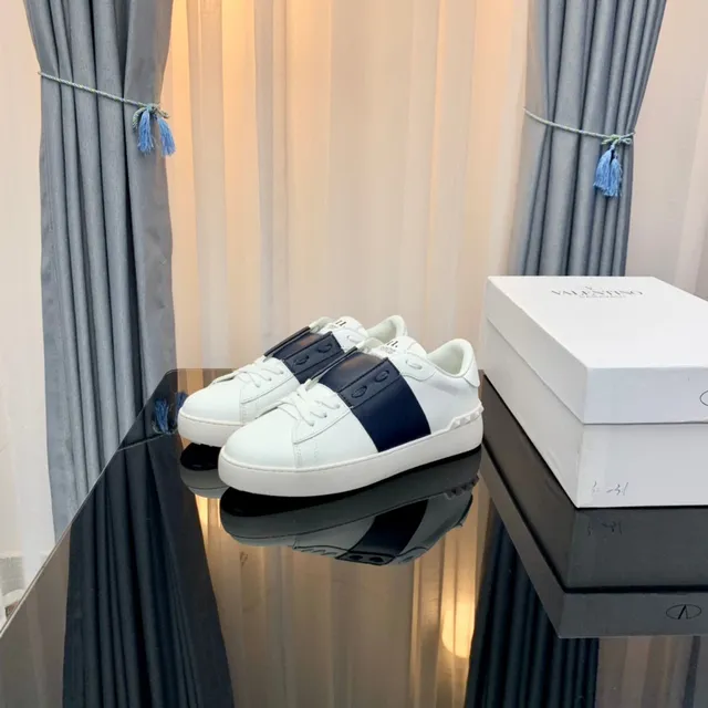 Valentino Rockstud Blanc et Navy Cuir Sneakers Lifestyle 4