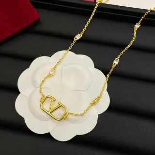 Valentino VLogo গোল্ড টোন ক্রিস্টাল চেইন নেকলেস