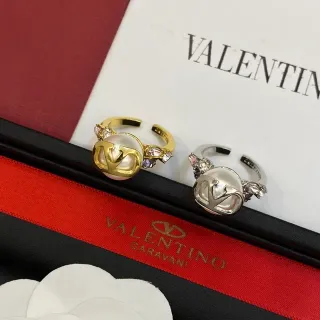 Valentino VLTN मोती और क्रिस्टल समायोज्य अंगूठियाँ