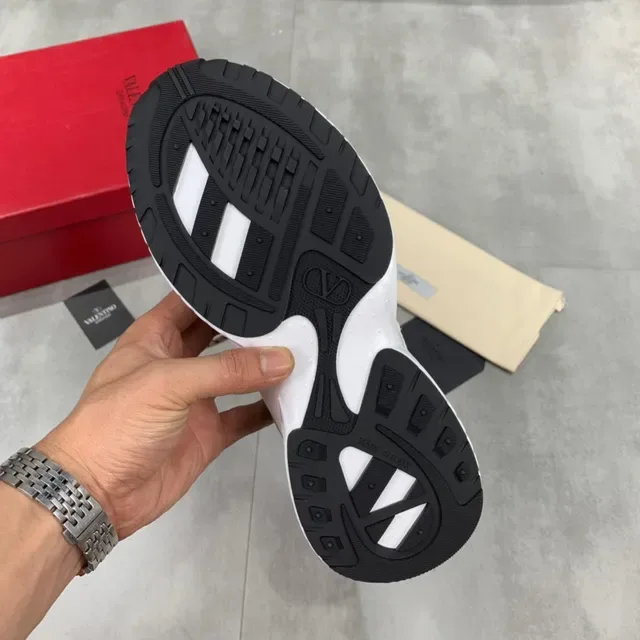 Valentino Blanc Beige Semelle Maille Et Daim Supérieur Sneakers Chunky 3