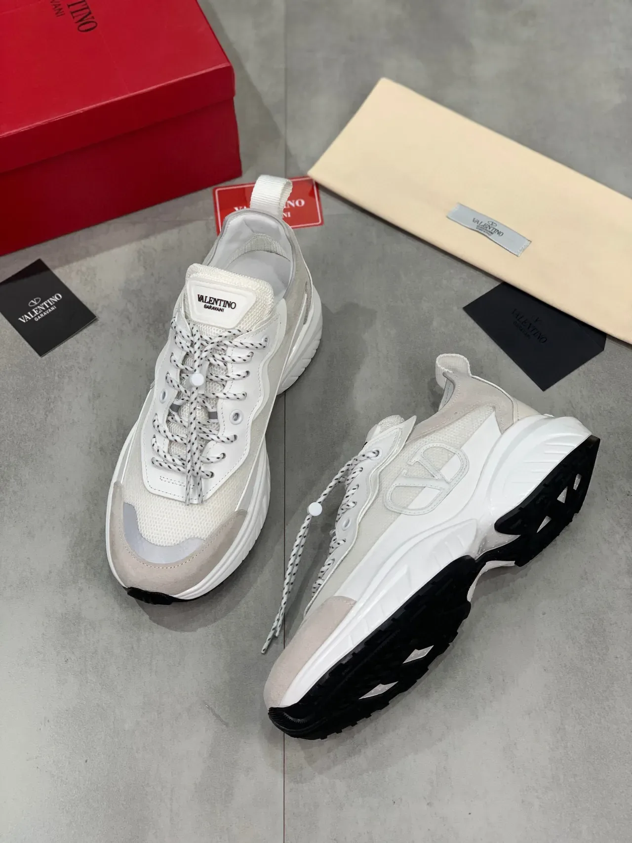 Valentino Blanc Beige Semelle Maille Et Daim Supérieur Sneakers Chunky 7