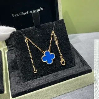 Van Cleef & Arpels Alhambra Collar de Esmalte Azul Trébol de Cuatro Hojas