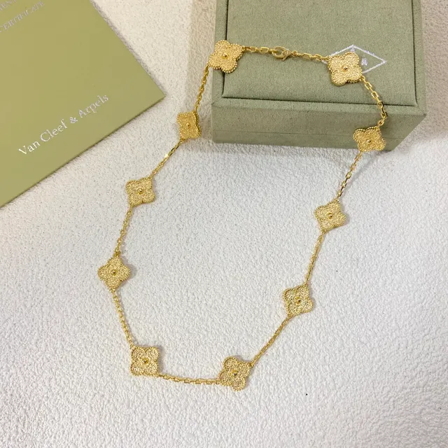 Van Cleef & Arpels Alhambra Or Argent Quatrefoil Motif Floral Texturé Métal Granulé Collier 4
