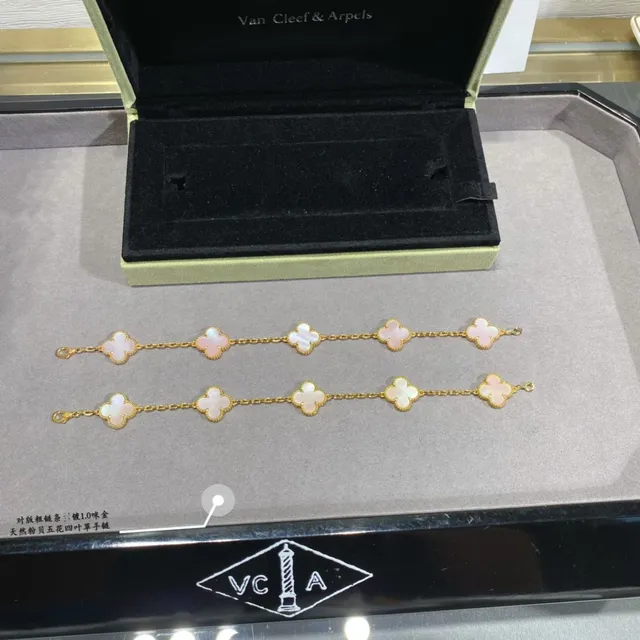 Van Cleef & Arpels Alhambra Bracelet en perle mère rose trèfle à cinq feuilles 8