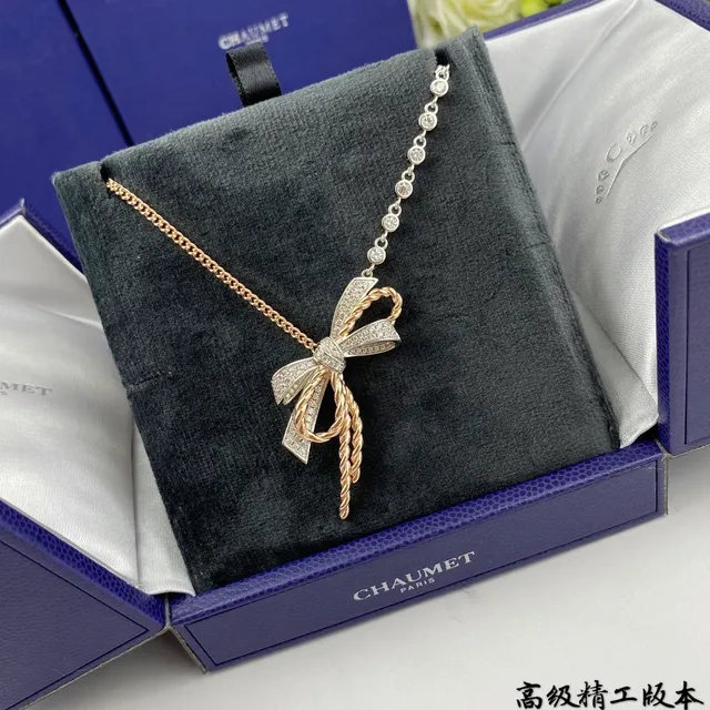 Van Cleef & Arpels Sweet Alhambra Oro de dos tonos Diamantes Pavé Collar de moño 7