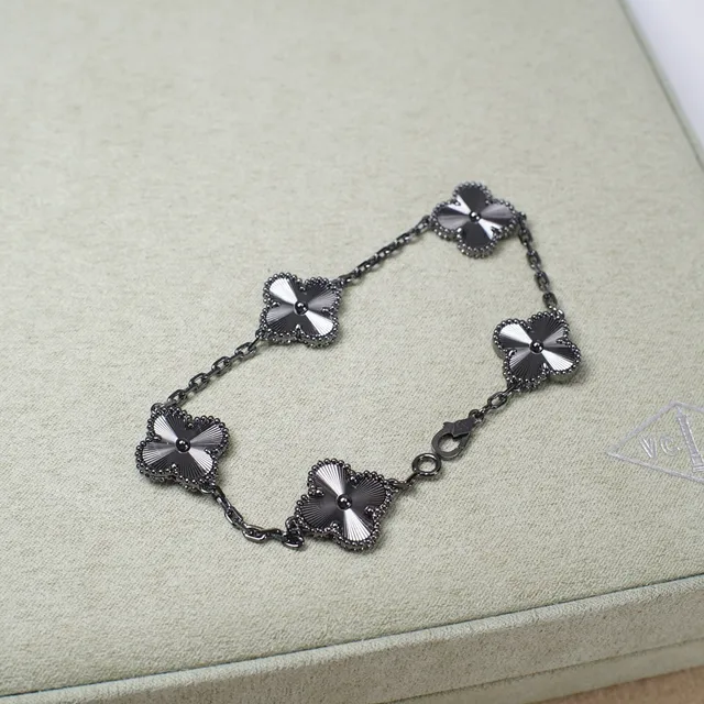 Van Cleef & Arpels Alhambra Black and Silver Five Motif Bracelet 4