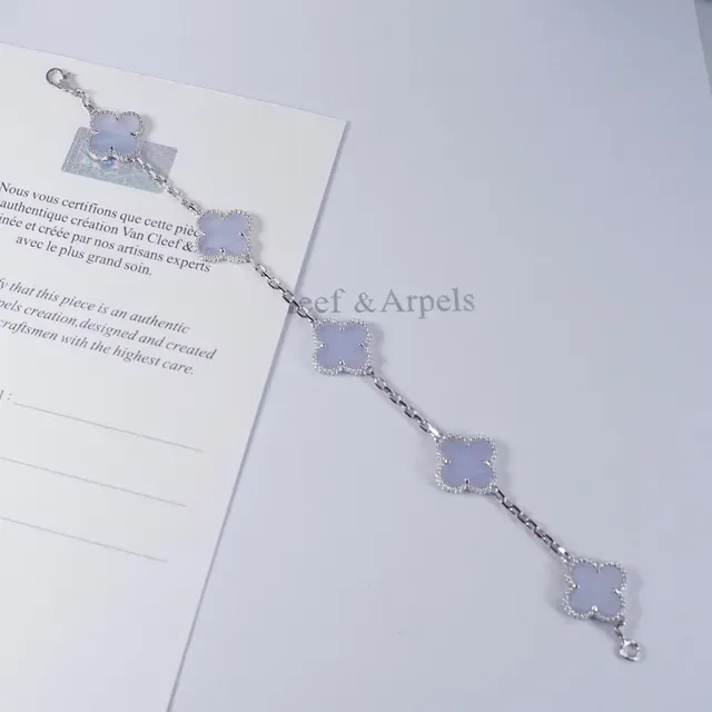 Van Cleef & Arpels Alhambra Five Motif 浅薰衣草石 手链 9